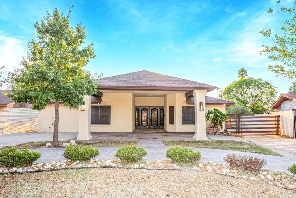 Main image of property: Texas, Webb County, Laredo