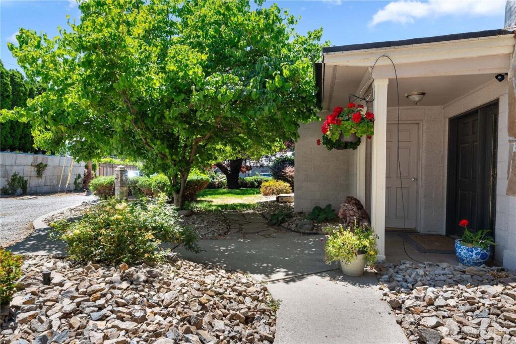 Main image of property: Washington, Douglas County, East Wenatchee