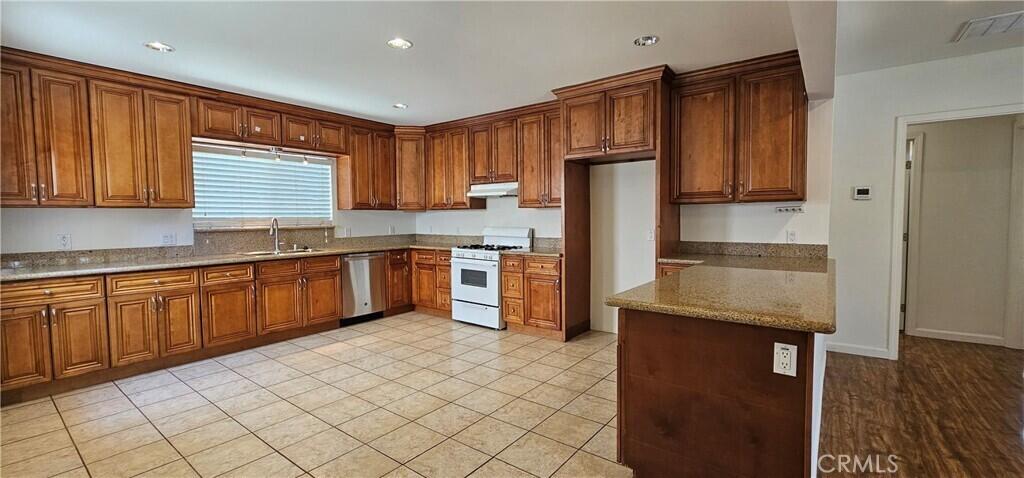 Main image of property: California, Los Angeles County, Reseda
