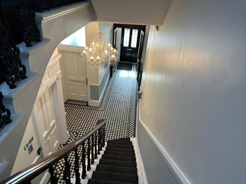 Additional property image - 4th Floor Front Office, 27 Palmeira Mansions, Church Road, Hove, BN3 2FA