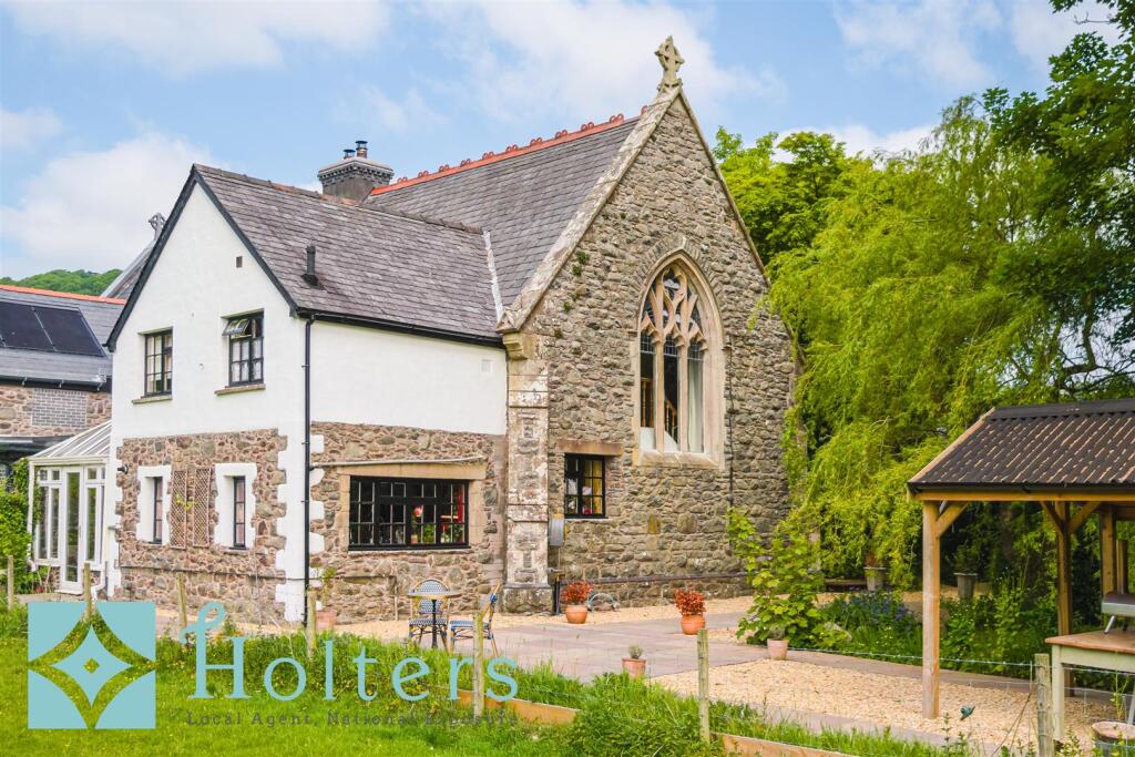 Main image of property: Llawr-Y-Glyn, Caersws