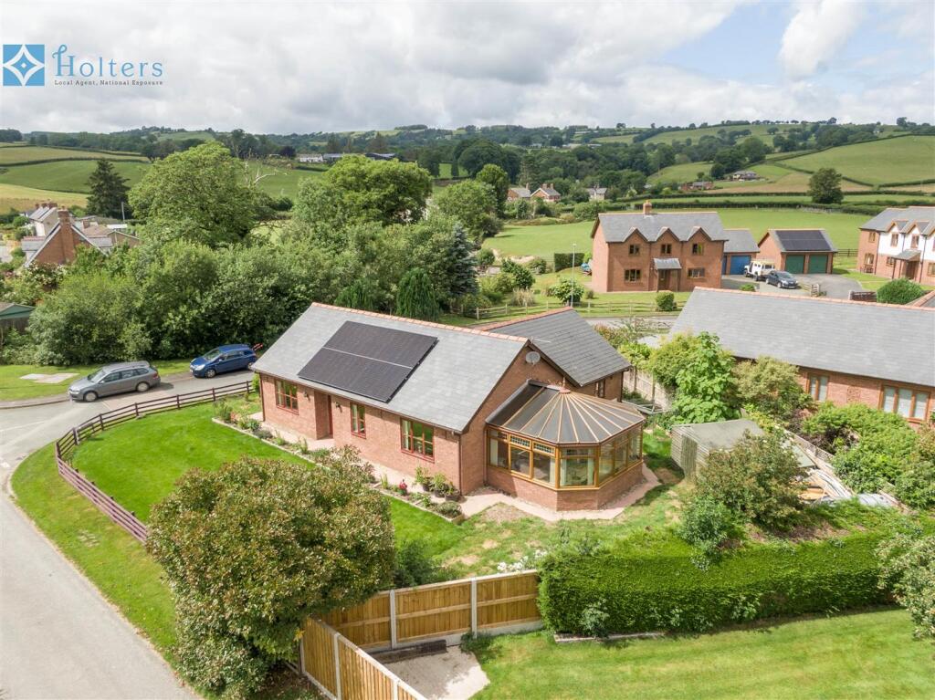 Main image of property: Cae Garreg, Trefeglwys, Caersws