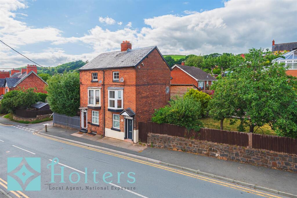 3 bedroom semi-detached house