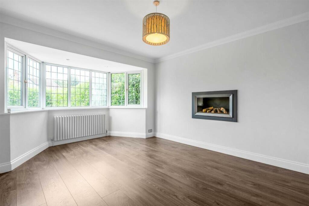 Primary image of Hill Village Road, Sutton Coldfield, West Midlands, B75