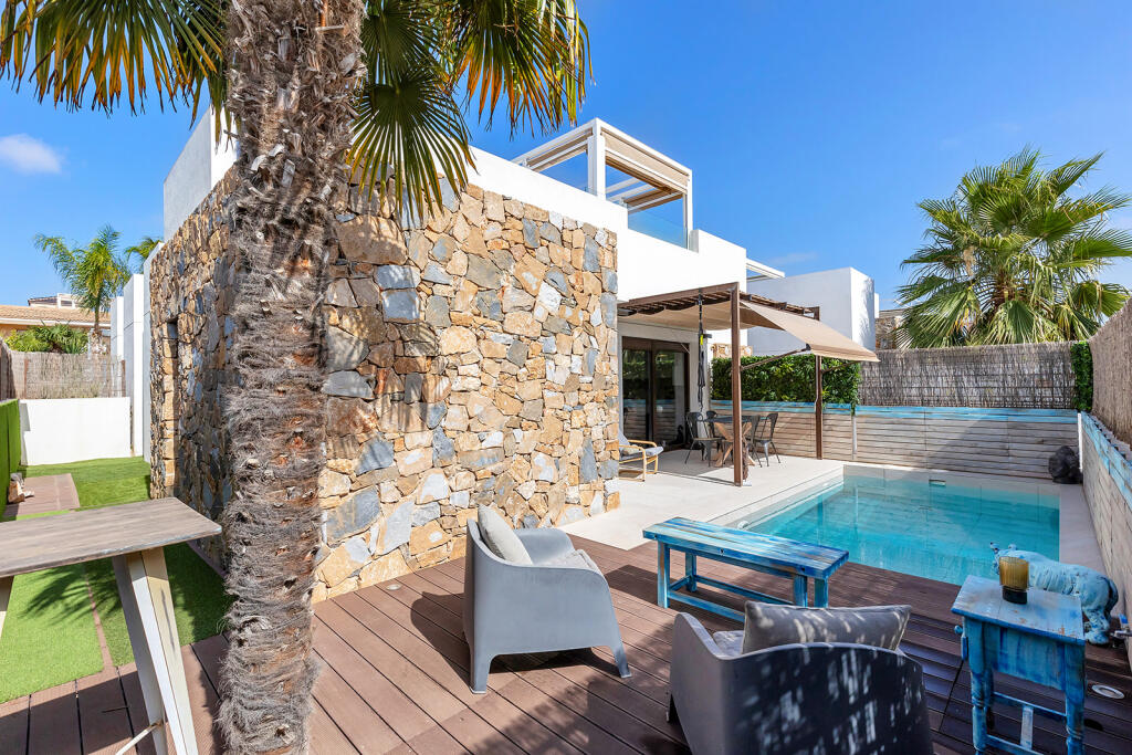 Main image of property: Valencia, Alicante, Cabo Roig