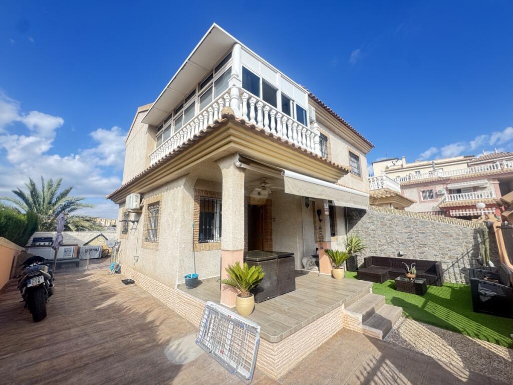 Main image of property: Valencia, Alicante, Playa Flamenca