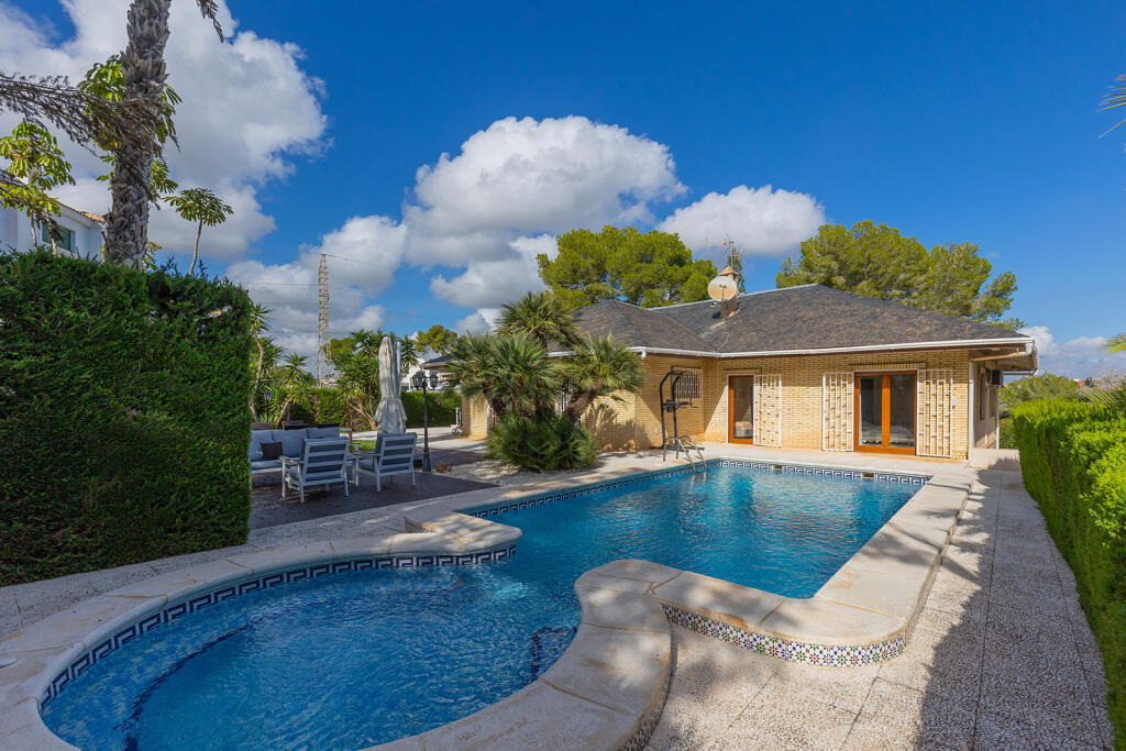 Main image of property: Valencia, Alicante, Villamartin