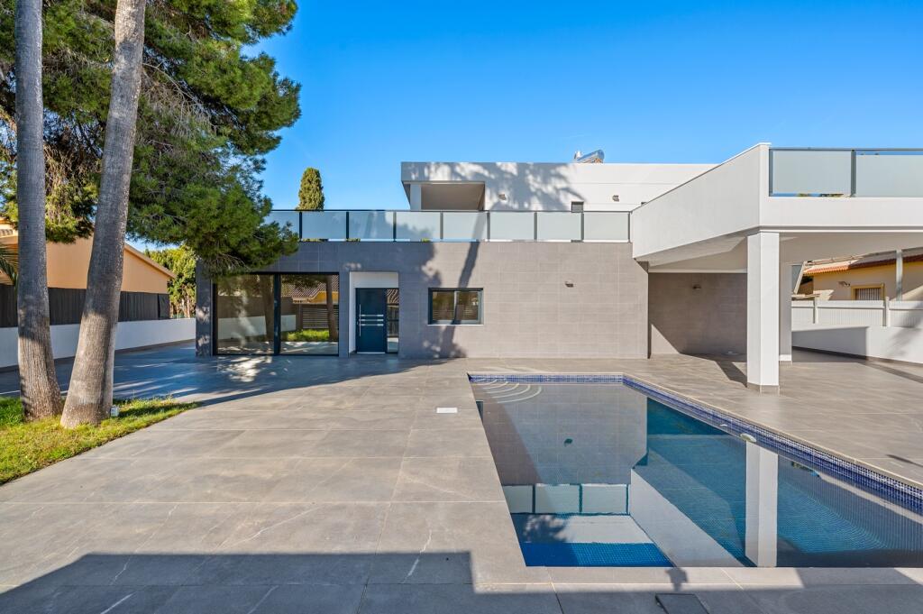 Main image of property: Valencia, Alicante, Campoamor