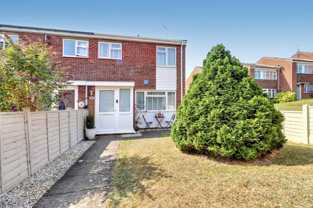 3 bedroom end of terrace house
