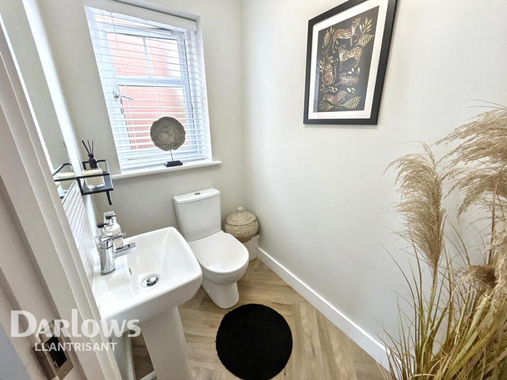 Main image of property: Comin y Coed, Tonyrefail