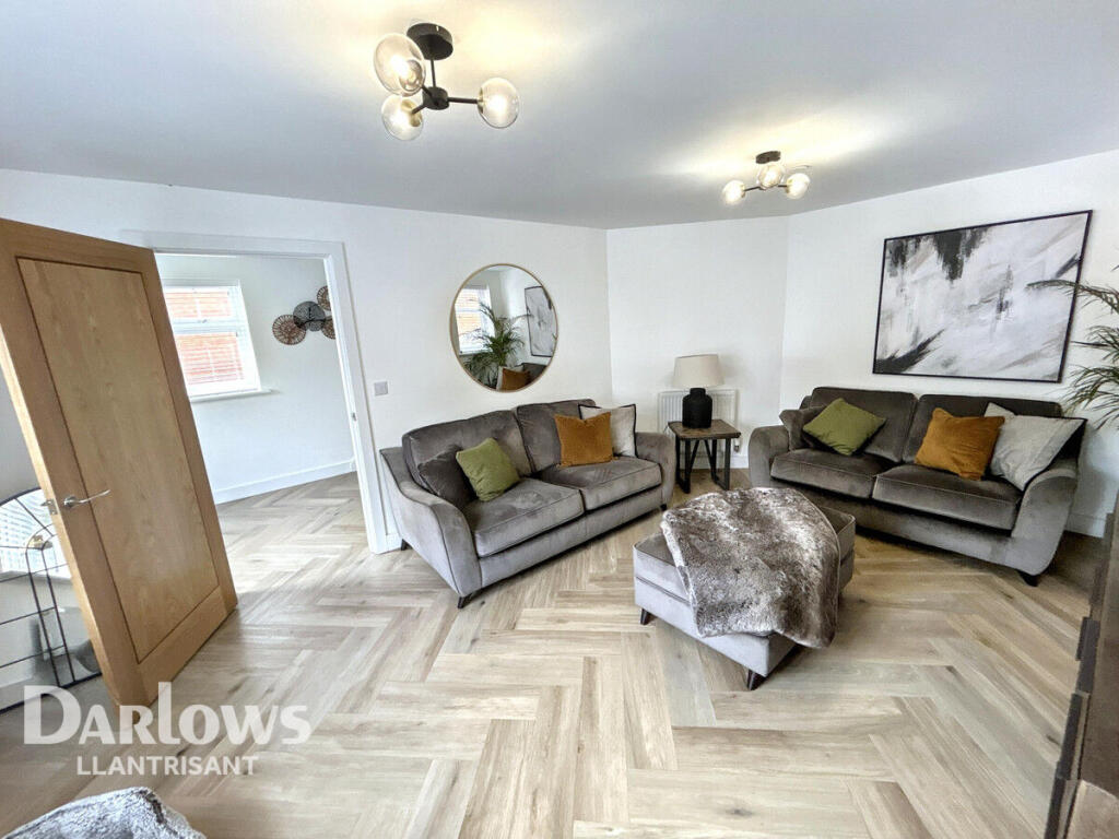 Main image of property: Comin y Coed, Tonyrefail