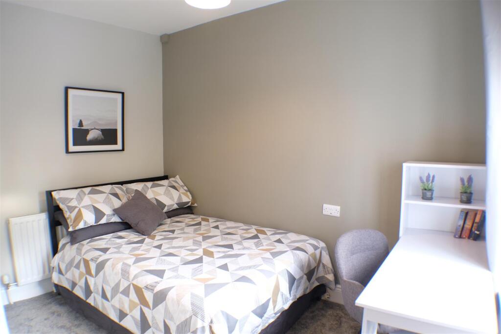Main image of property: New Road, Stoke Gifford