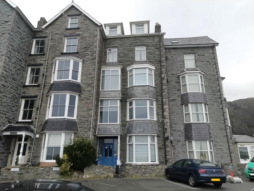 Main image of property: Sunset Beach Apartments, Rhodfa'r Môr, Abermaw, Gwynedd, LL42 1NA