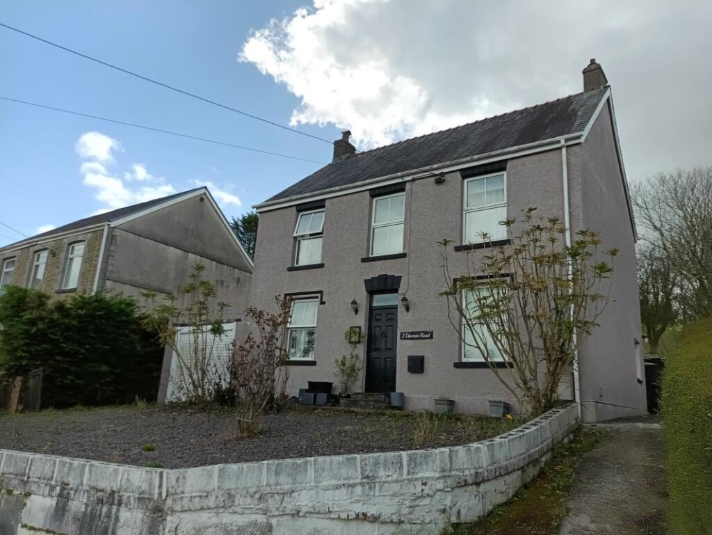 Main image of property: 2 Llannon Road, Pontyberem, Llanelli, Dyfed, SA15 5LY