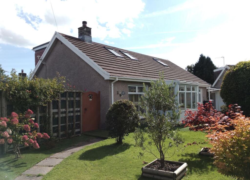 Main image of property: 57 Summerland Park, Upper Killay, Swansea, West Glamorgan, SA2 7HY