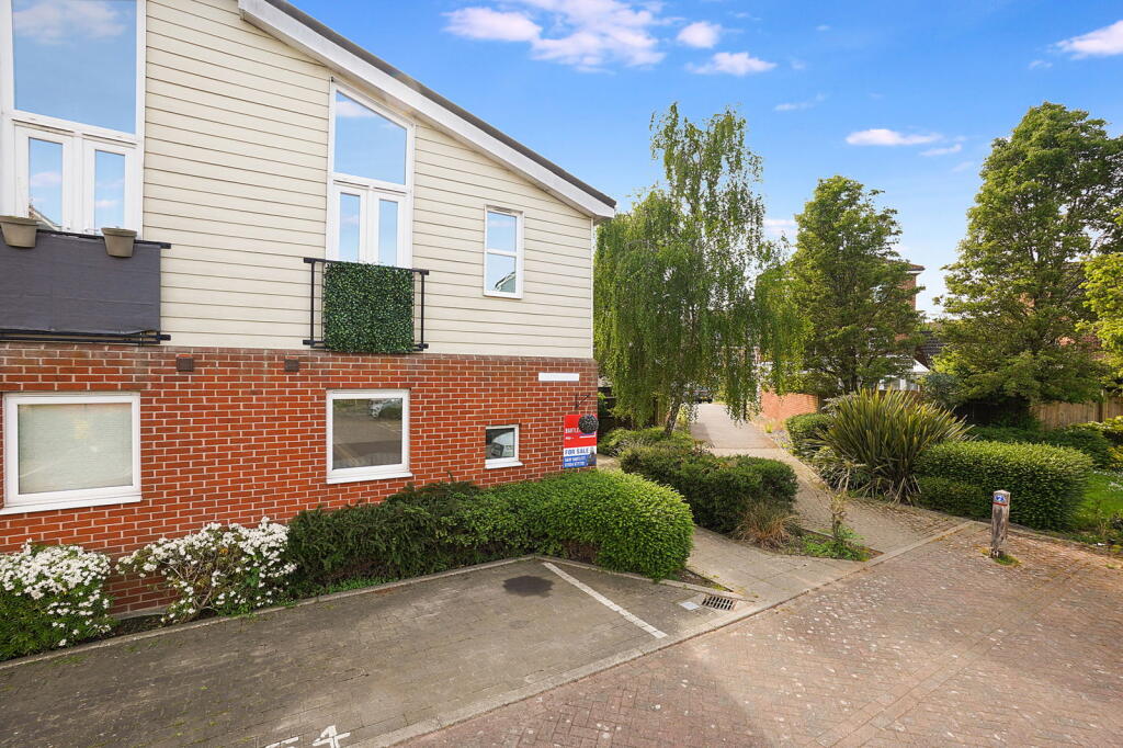 Main image of property: Onyx Drive,Sittingbourne,ME10 5LG