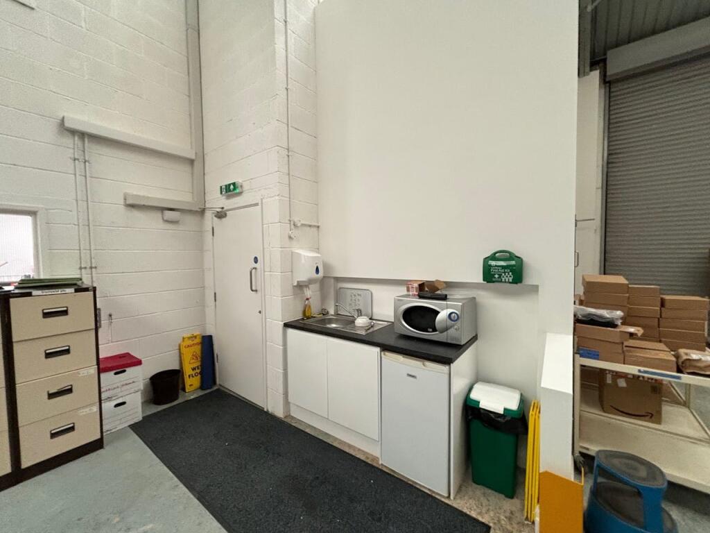 Additional property image - Unit D, De Clare House, Pontygwindy Road, Caerphilly, CF83 3HU
