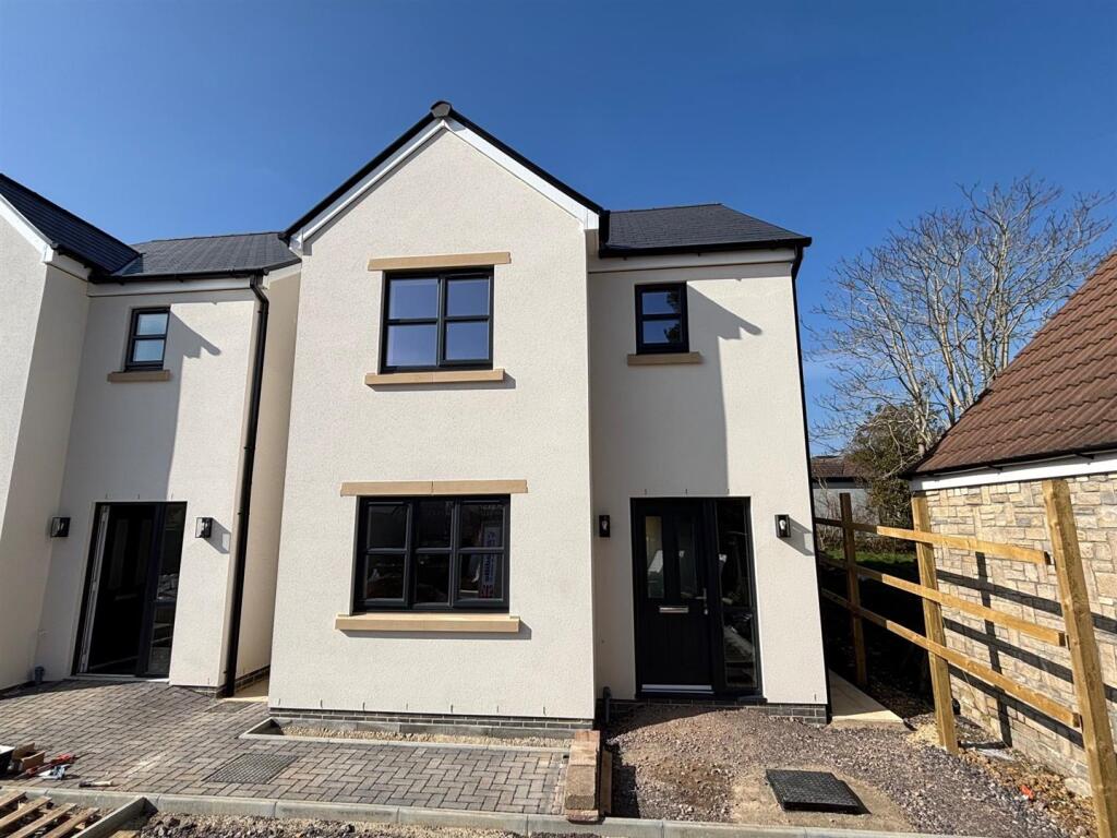 Main image of property: The Robins, Frome
