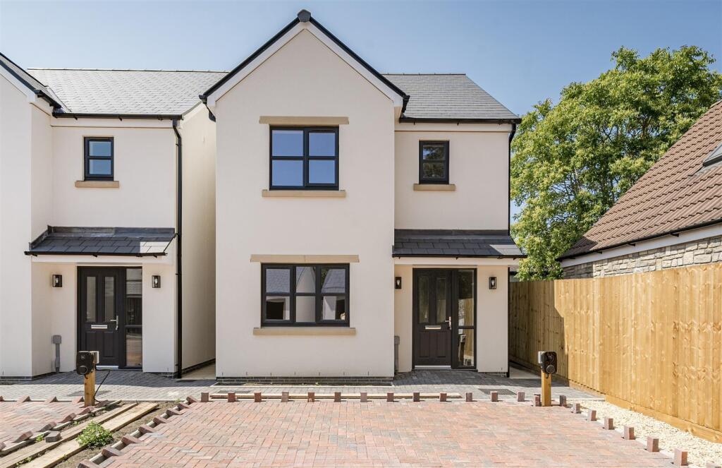 Main image of property: The Robins, Frome