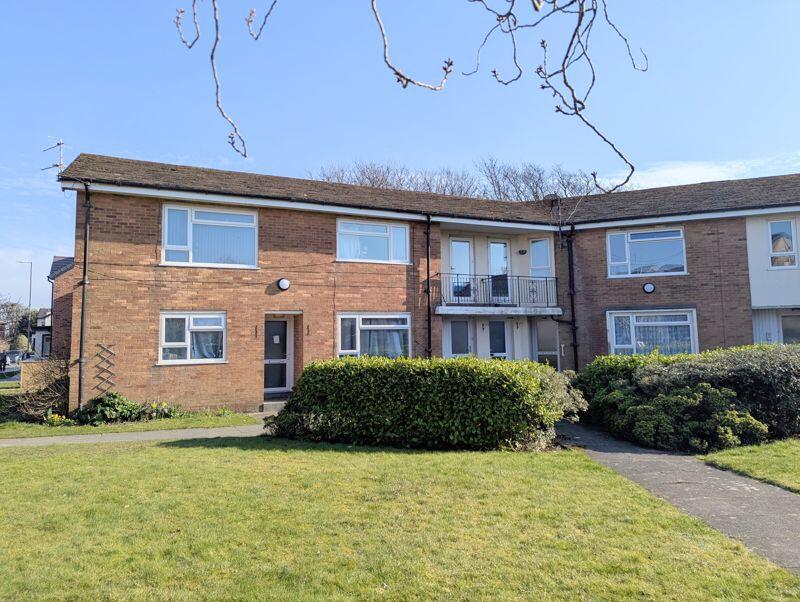 Main image of property: To Let - Warren Court, Westcliffe Road, Birkdale - Two Bedroom Ground Floor Apt
