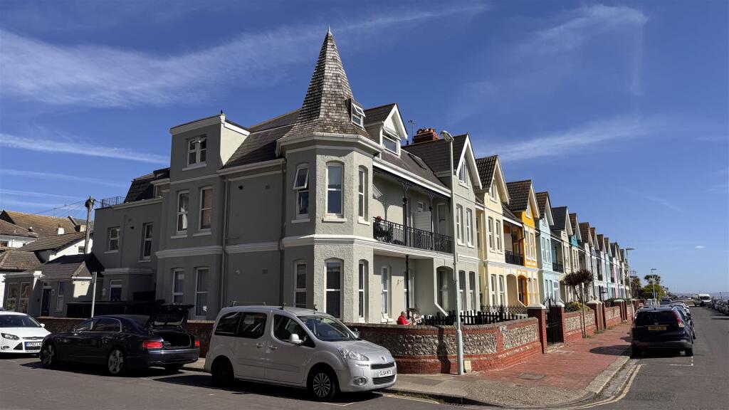 Main image of property: Flat 7, 1-2 New Parade, Worthing