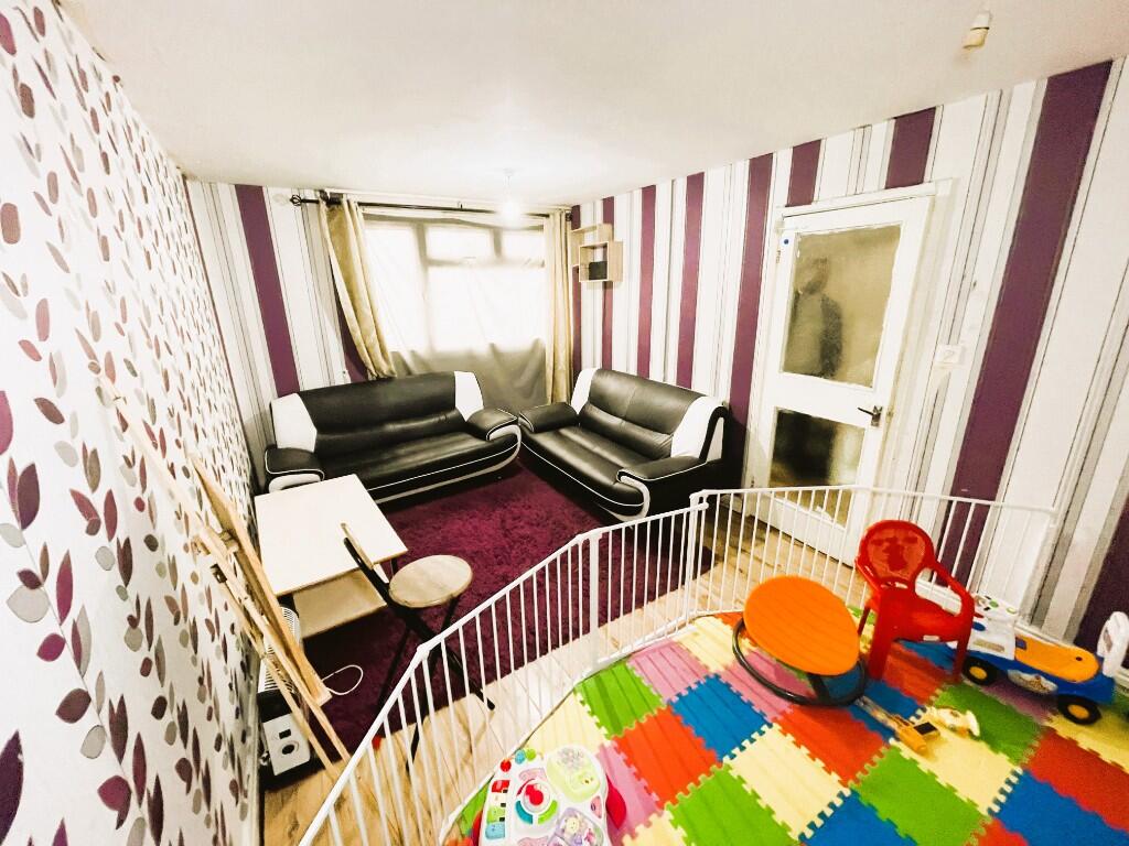 Additional property image - Darnel Croft, Birmingham, B10