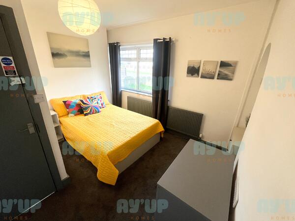 Main image of property: Room 1, 28 The Crescent DN6 7RP