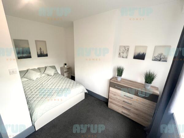 Main image of property: Room 2, 28 The Crescent DN6 7RP
