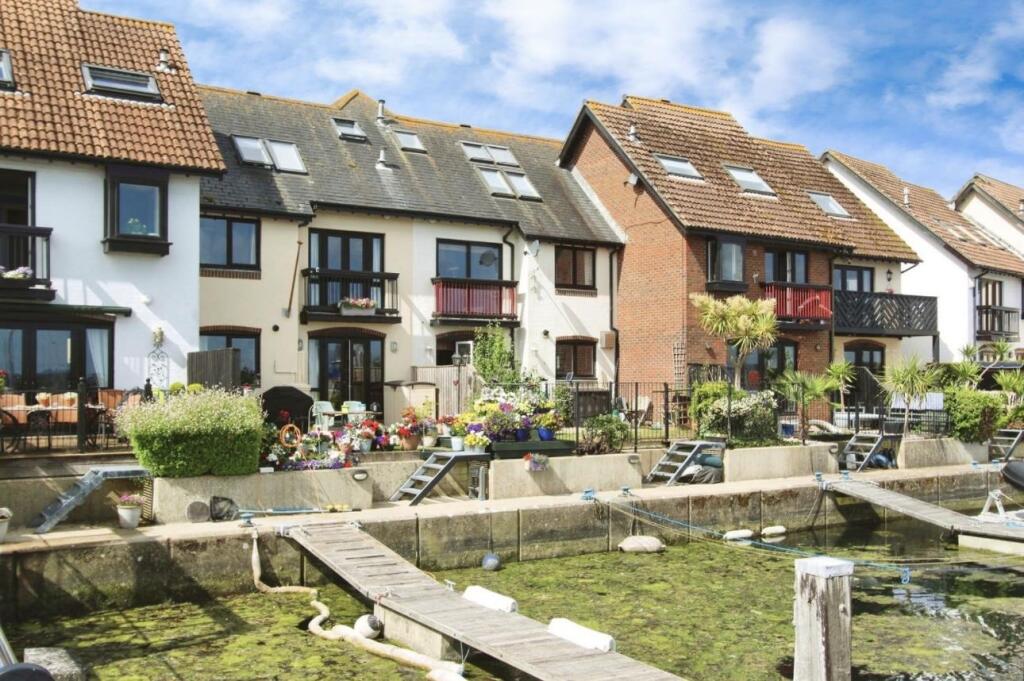 Main image of property: 22 Velsheda Court, Hythe Marina