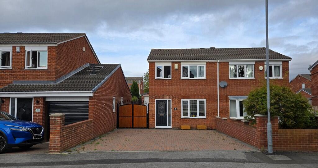 Main image of property: 5 Tor Close, Barnsley, South Yorkshire, S71
