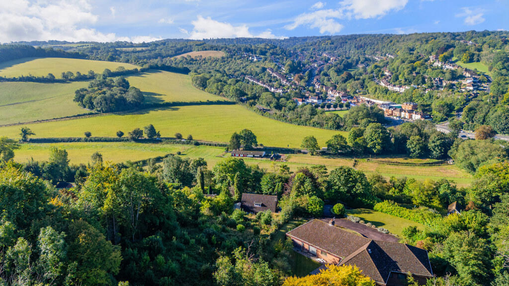 Additional property image - Edgehill, Succombs Hill, Warlingham, Surrey, CR6 9JG