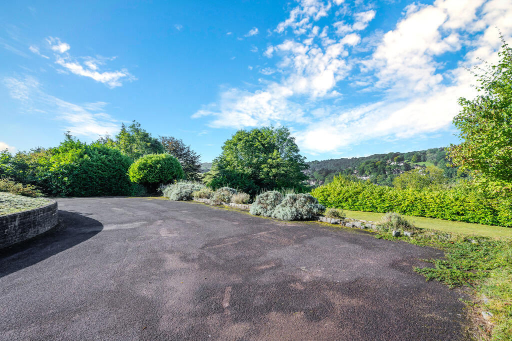 Additional property image - Edgehill, Succombs Hill, Warlingham, Surrey, CR6 9JG