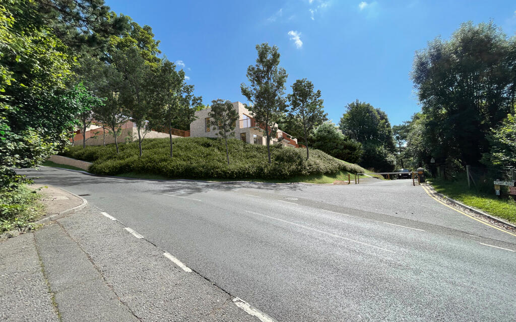 Additional property image - Edgehill, Succombs Hill, Warlingham, Surrey, CR6 9JG