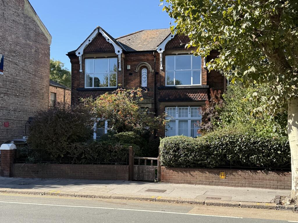 Main image of property: 404 Brighton Road, South Croydon, CR2 6AN