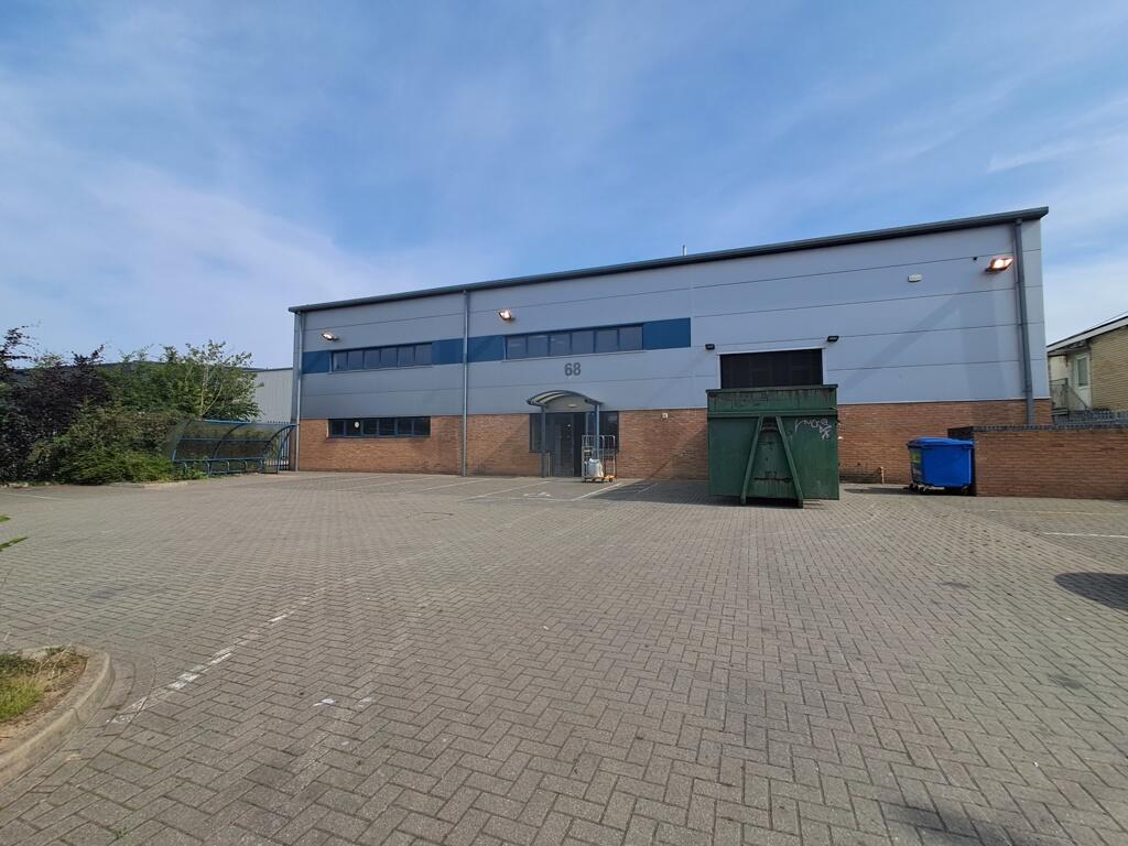 Main image of property: 68, Holmethorpe Avenue, Redhill, Surrey RH1 2NL