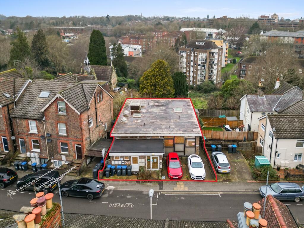 Main image of property: Swan Mead Day Centre, 105 Queens Road, East Grinstead, West Sussex RH19 1BE