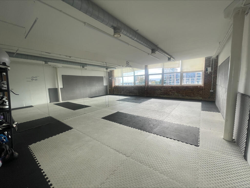 Additional property image - Unit 9 Hove Business Centre, Fonthill Road, Hove, East Sussex, BN3 6HA