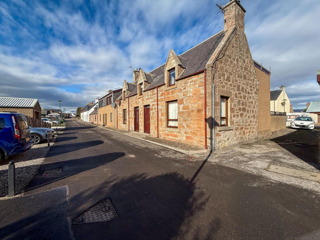 Main image of property: 12 Gate Street, Embo, Dornoch, Sutherland IV25 3PS