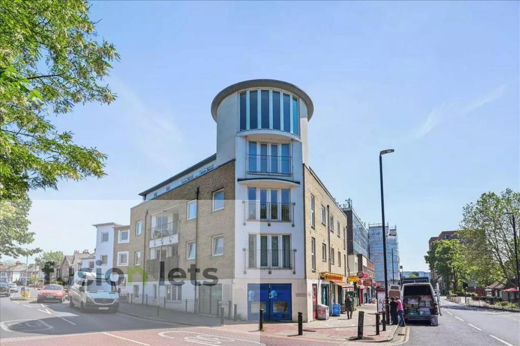 Main image of property: Flat 7, Gateway Court, 2 Oakhill Road, Sutton, Surrey