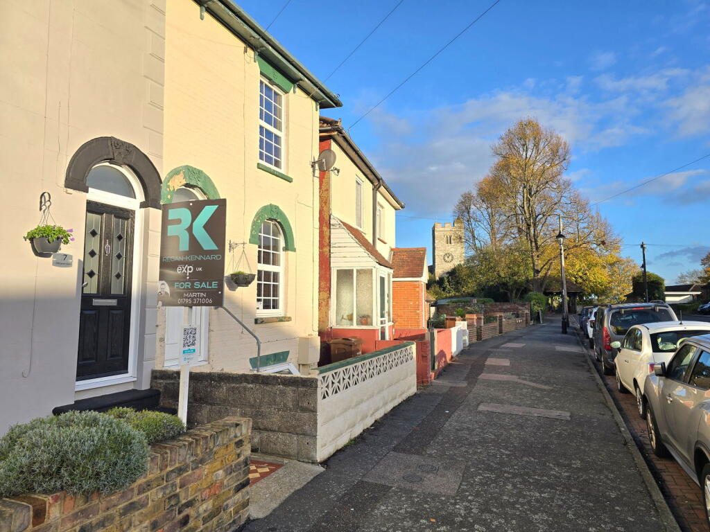 Main image of property: Gillingham Green, Gillingham, ME7 1SS