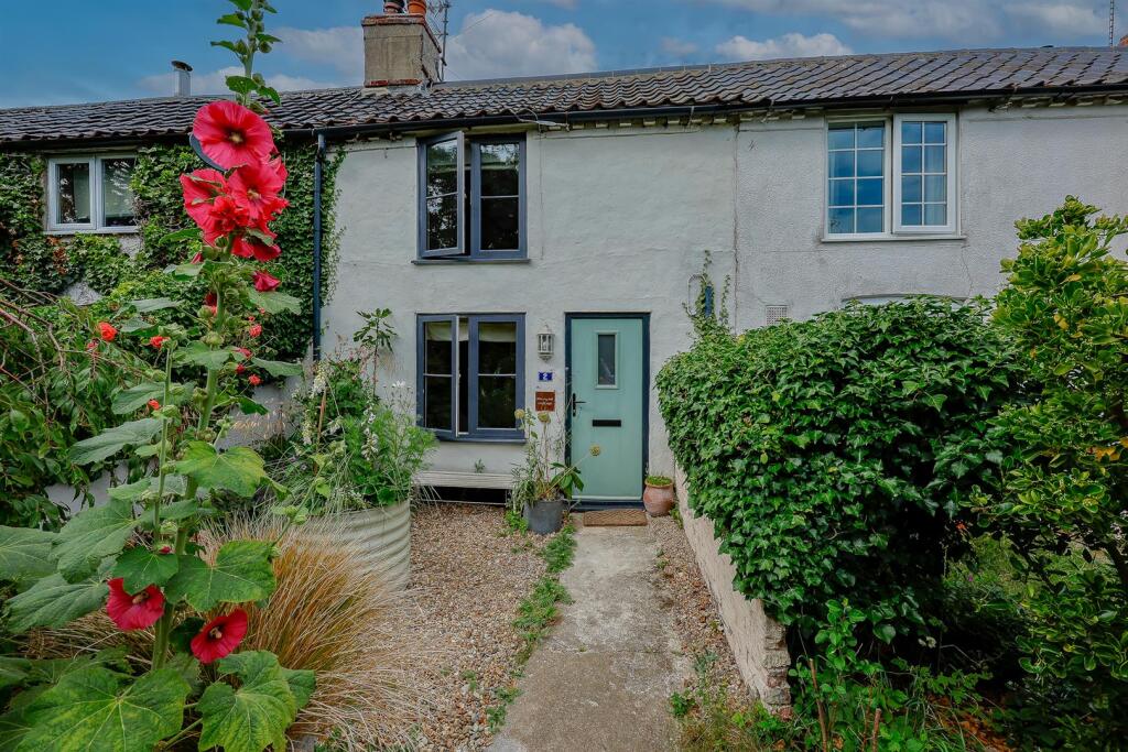 Main image of property: 2, West End Corner, Wrentham, Suffolk, NR34 7NF