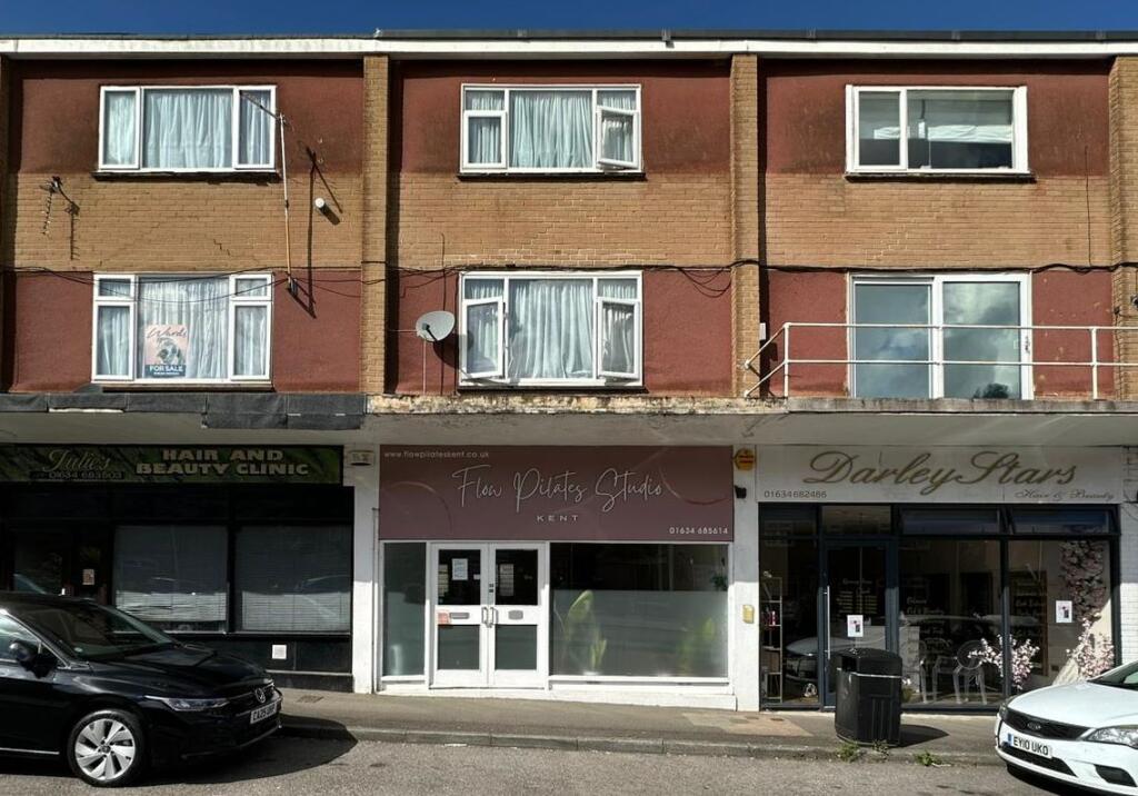 Main image of property: 62 Holland Road, Chatham, Kent, ME5 9TW