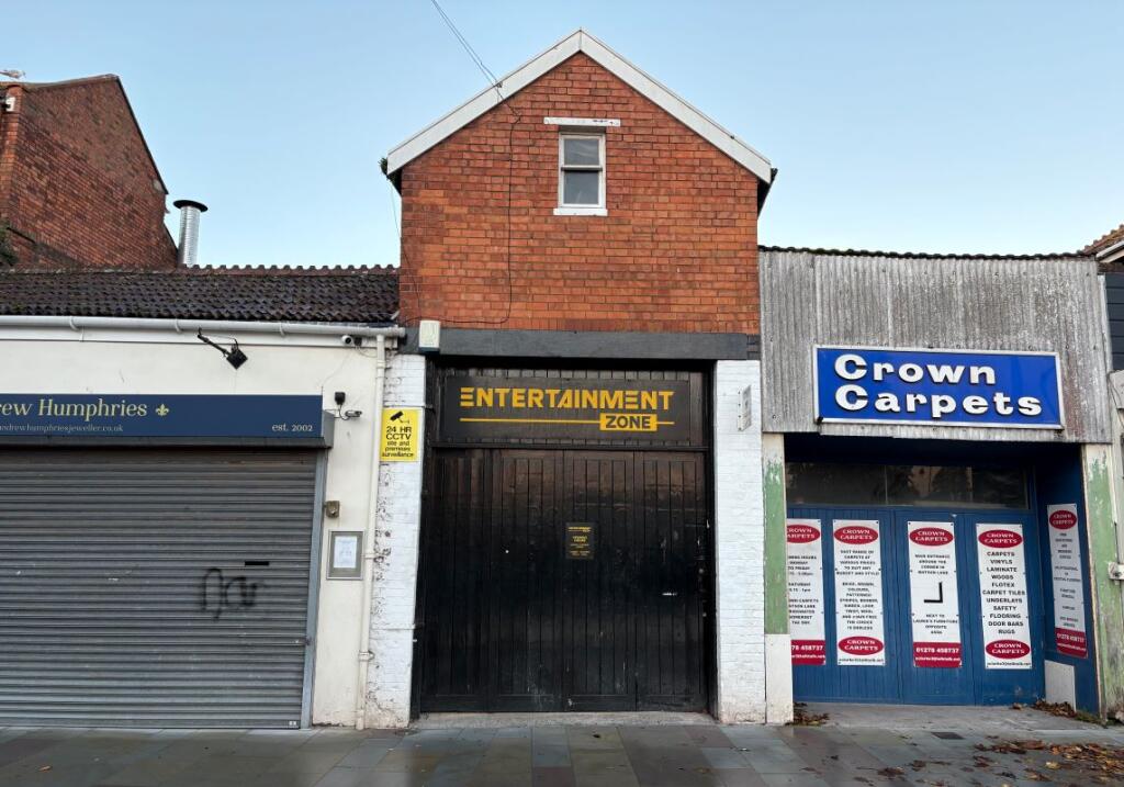 Main image of property: 15 Eastover, Bridgwater, Somerset, TA6 5AG