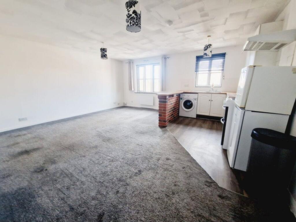 Main image of property: London Road, Grays, Essex, RM17 5YD, UK