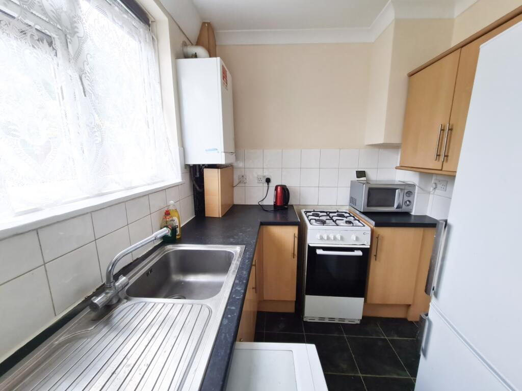 Main image of property: Lindisfarne Rd, Dagenham, RM8 2QX, UK