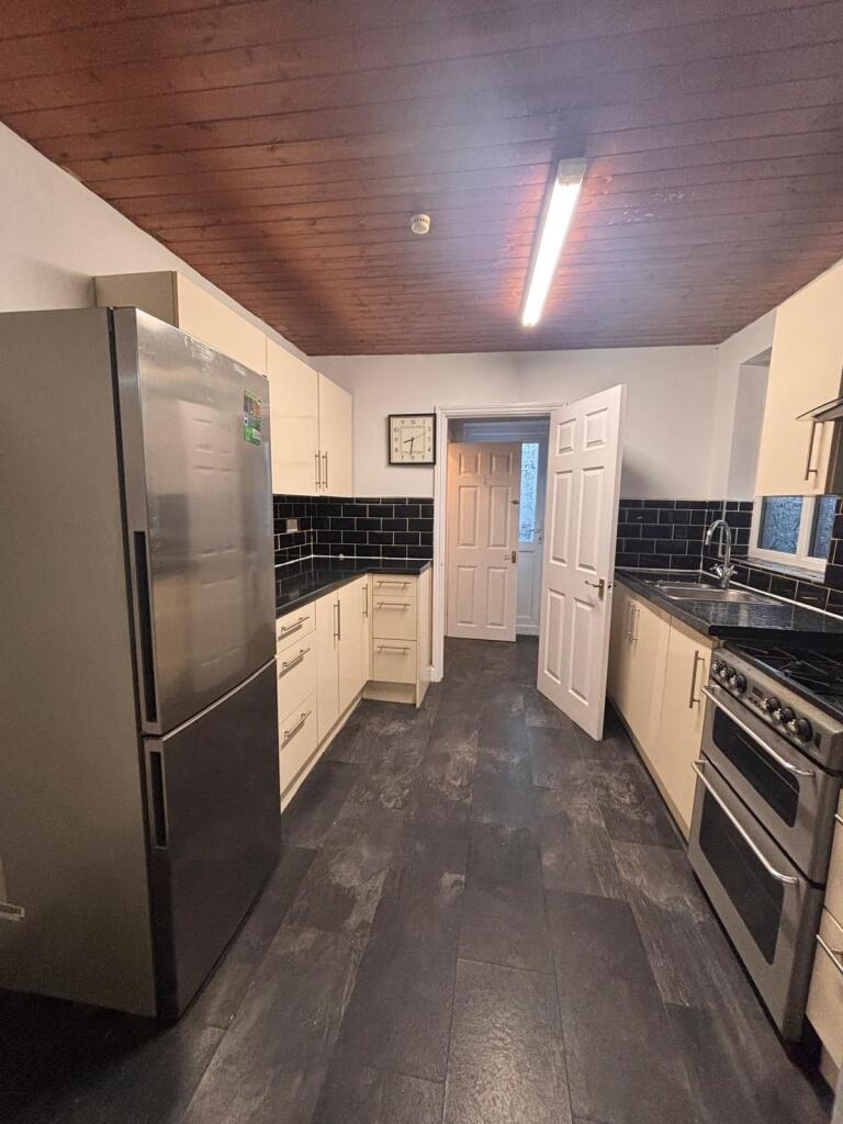 Main image of property: Gordon Road, Chadwell Heath, Essex, RM6 6DB, UK