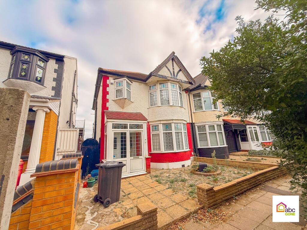 Main image of property: 16 Park View Gardens, Woodford Ave, Ilford , IG4 5NP, UK