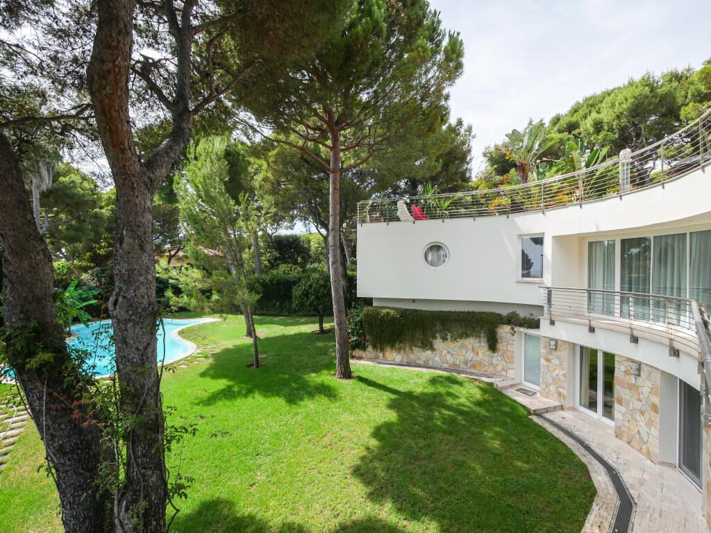 Main image of property: Provence-Alps-Cote d`Azur, Alpes-Maritimes, St-Jean-Cap-Ferrat