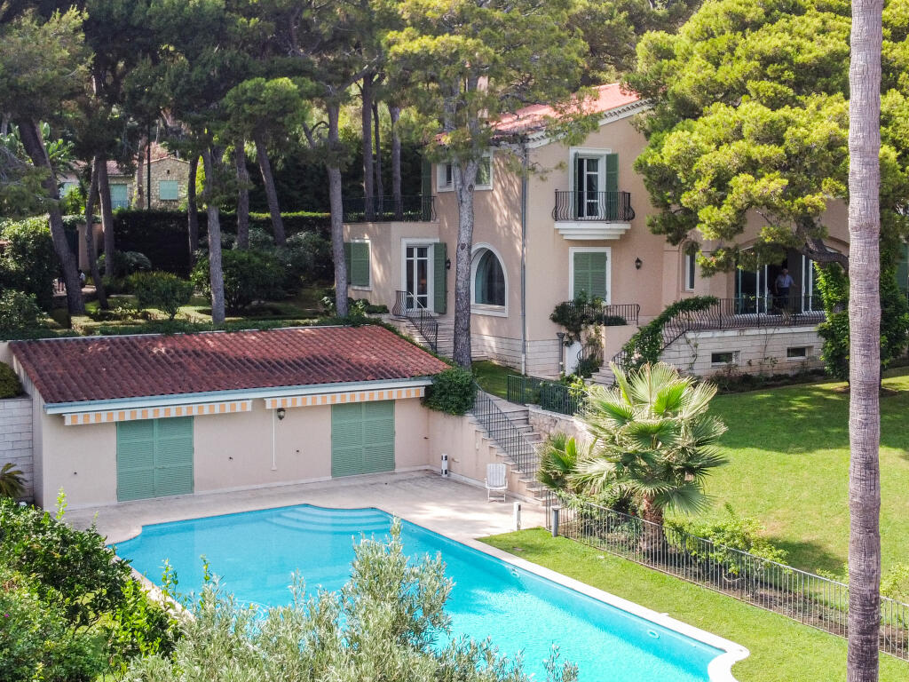 Main image of property: Provence-Alps-Cote d`Azur, Alpes-Maritimes, St-Jean-Cap-Ferrat