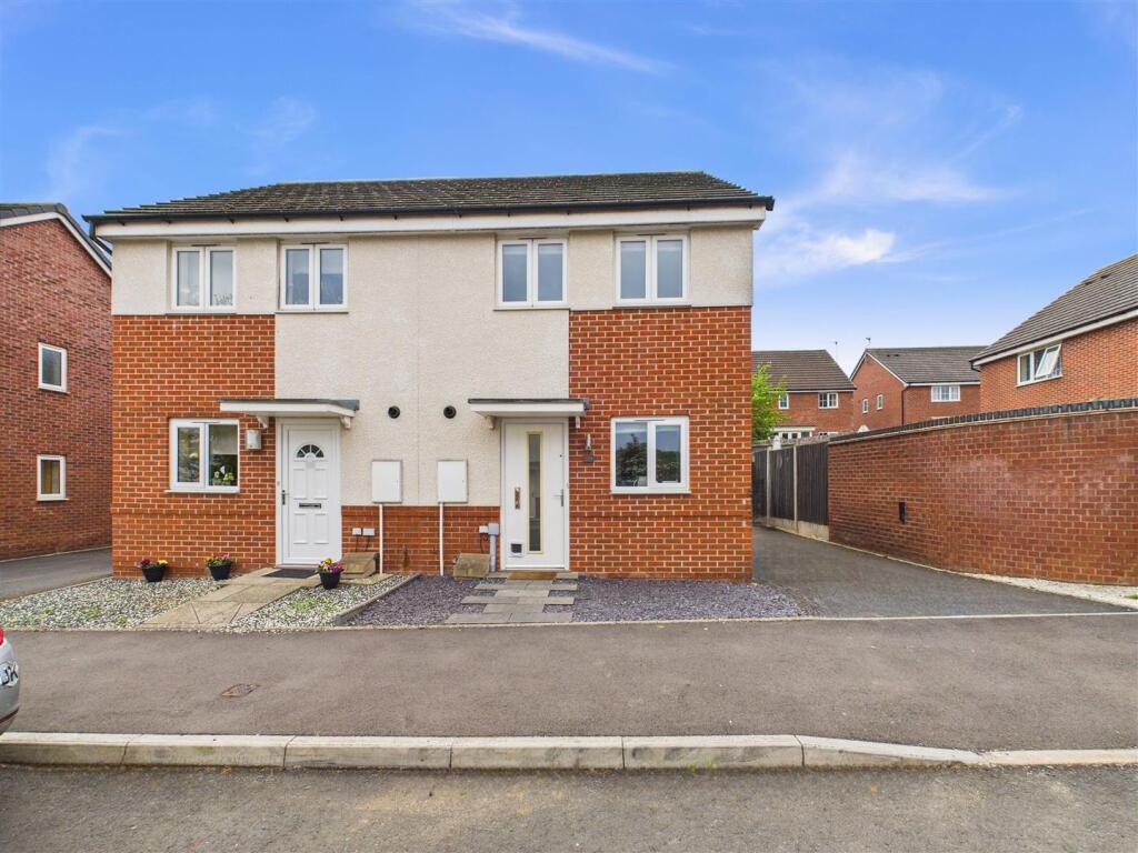 Main image of property: Laxton Crescent, Evesham